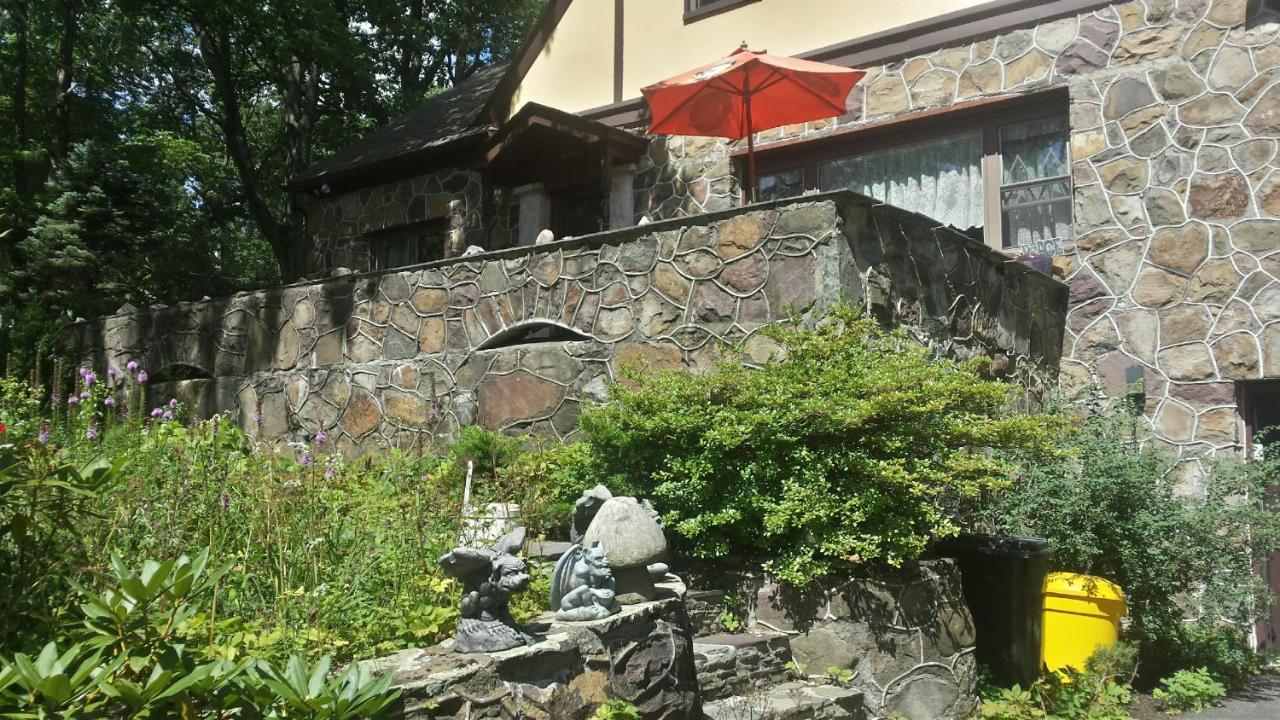 Maurrocks - A Pocono Mountains B&B Mount Pocono Bagian luar foto