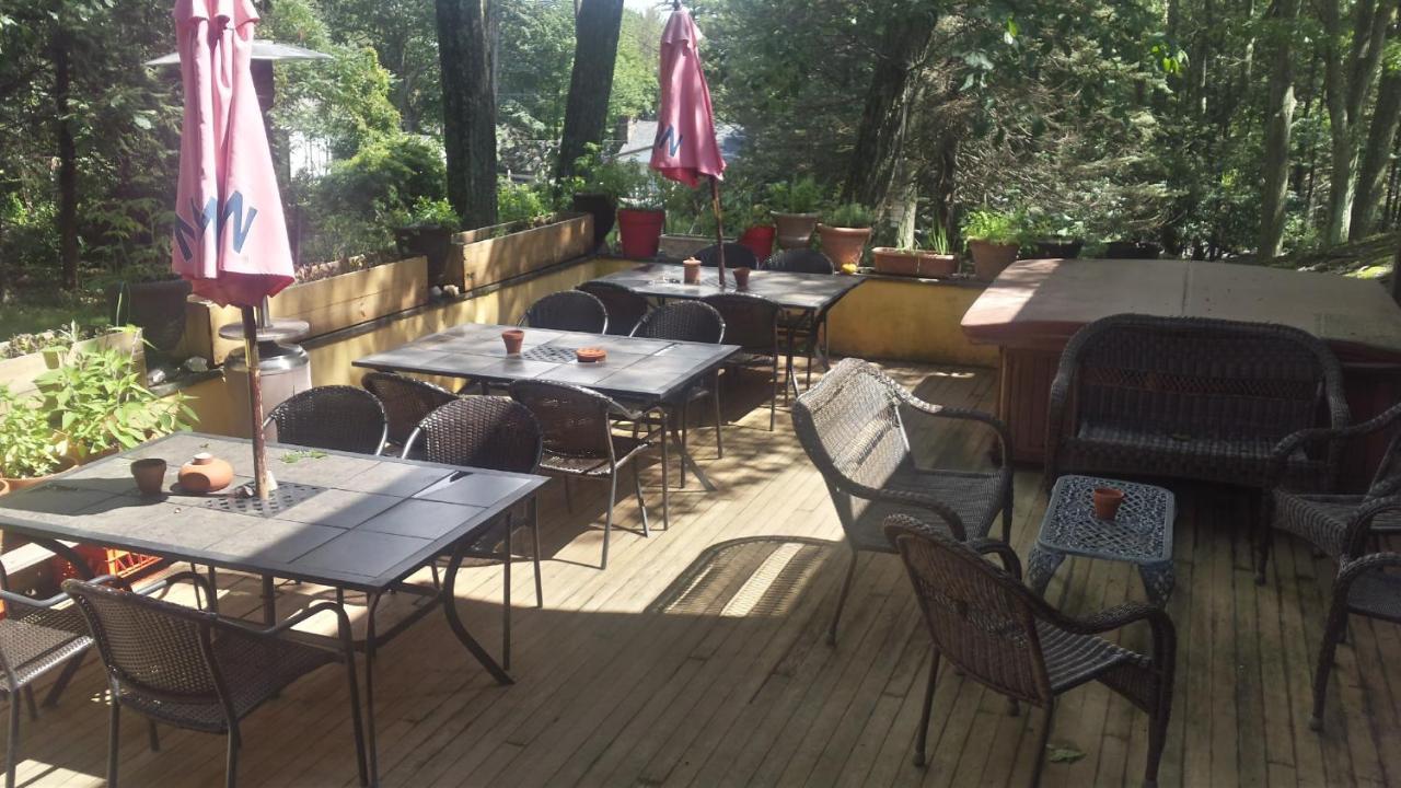 Maurrocks - A Pocono Mountains B&B Mount Pocono Bagian luar foto